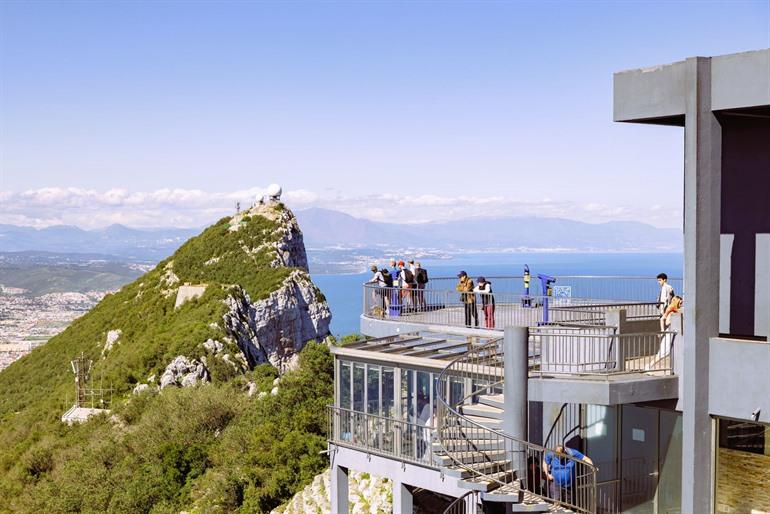 Aussicht auf die Felsen von Gibraltar vom Aussichtspunkt