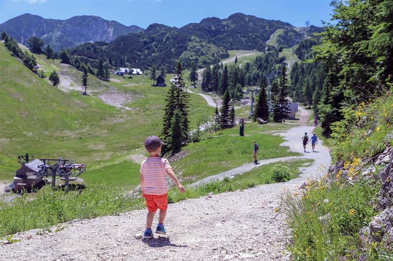 Blick auf das Vogel Ski Resort im Sommer, Slowenien