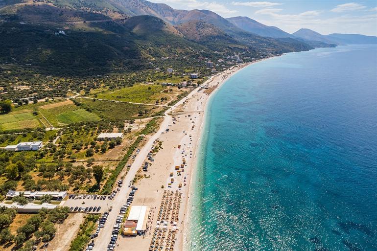 Aussicht auf den Borsh Strand an der Albanischen Riviera