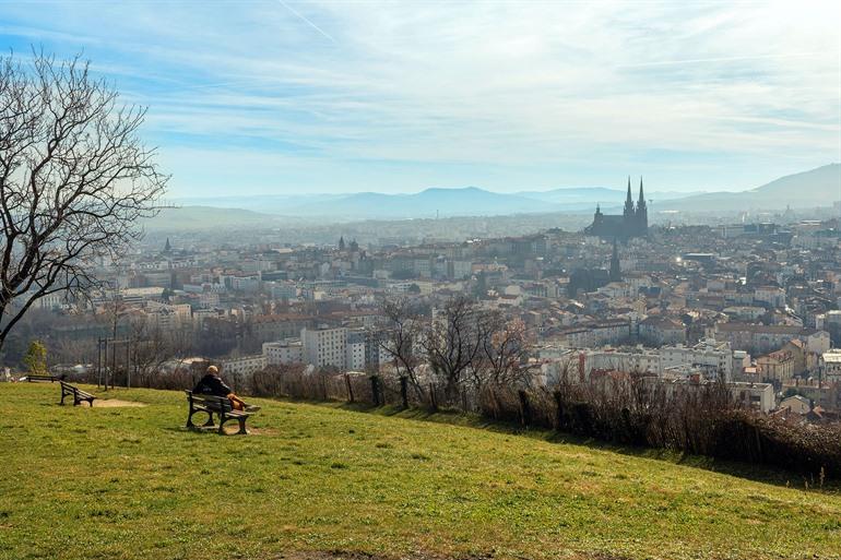 Aussicht auf Clermont-Ferrand vom Parc Montjuzet