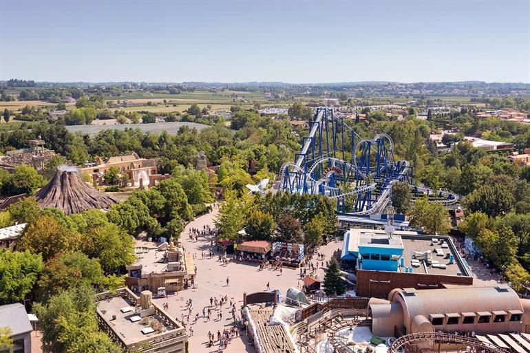 Aussicht auf den Freizeitpark Gardaland am Gardasee