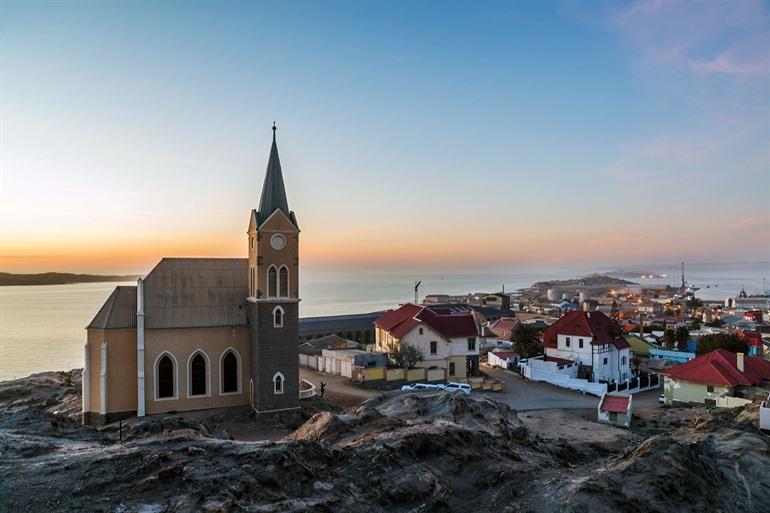 Aussicht auf Lüderitz bei Sonnenuntergang