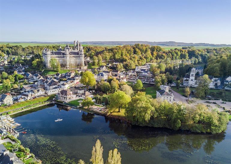 Aussicht auf Pierrefonds, Frankreich