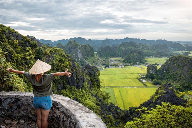 Aussicht auf Tam Coc, Fluss und Reisfelder, Ninh Binh
