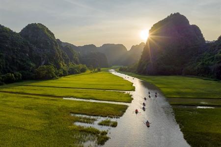Aussicht auf Tam Coc, Fluss und Reisfelder, Ninh Binh