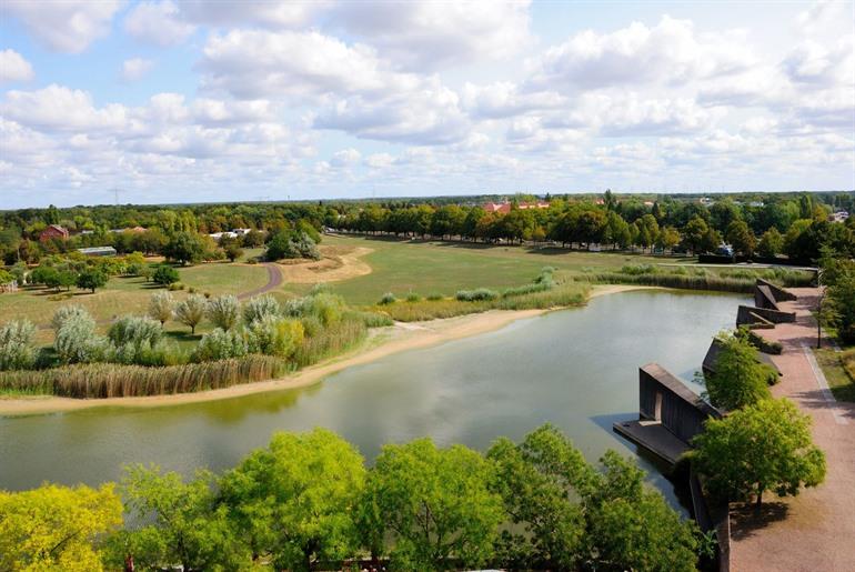 Aussicht vom Jahrtausendturm im Elbauenpark in Magdeburg