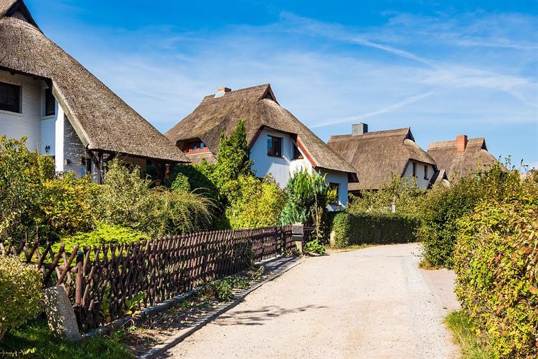 Einzigartige Häuser mit Reetdächern in Ahrenshoop, Fischland-Darß-Zingst