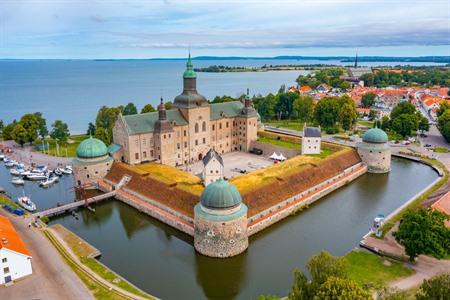 Vadstena und ihr imposantes Schloss am Vätternsee in Südschweden