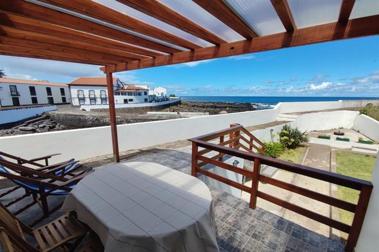 Aufenthalt am Strand in Santa Cruz da Graciosa im Casa do Paíl