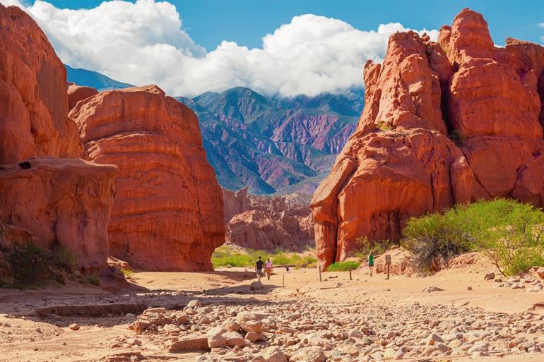 Entdecken Sie die beeindruckende Umgebung von Cafayate