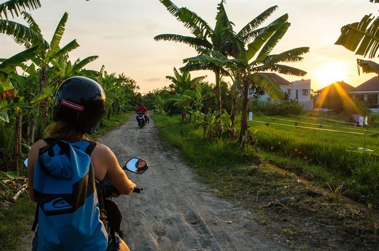 Entdecken Sie die schönsten Orte auf Bali mit dem Roller