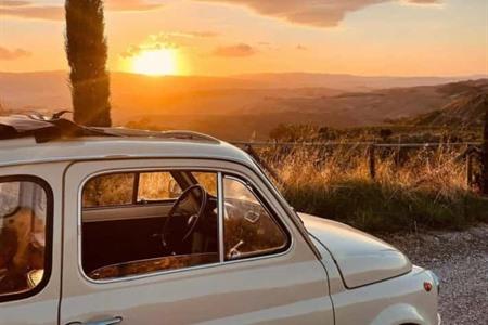 Erkunden Sie die toskanischen Hügel in einem Vintage Fiat 500