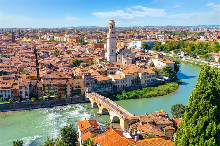 Verona, Ponte Pietra Brücke über den Fluss Adige