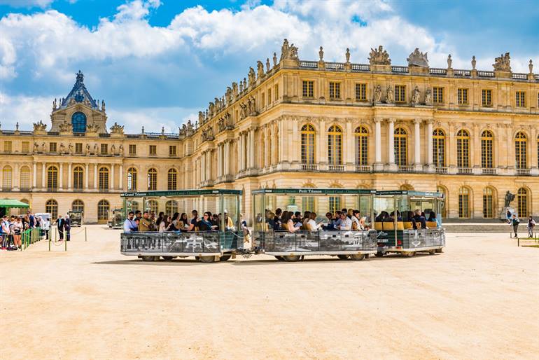 Erkundung von Versailles mit der kleinen Bahn