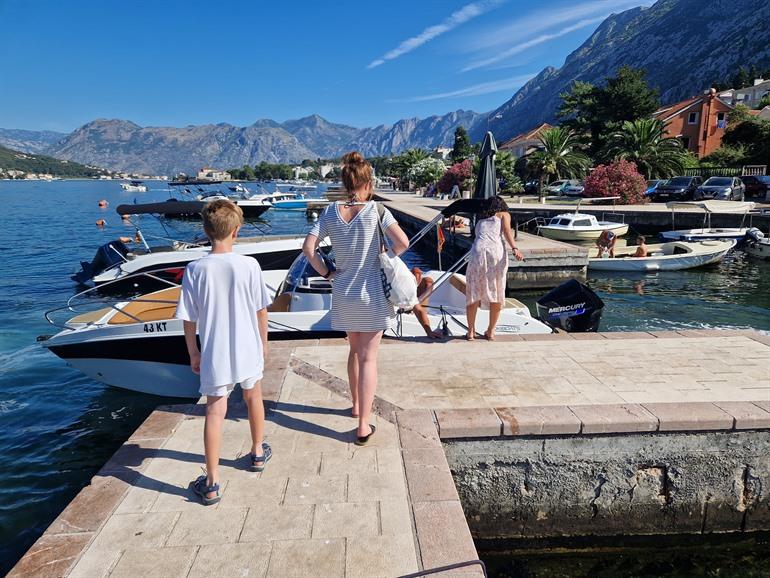 Abfahrt im Hafen von Kotor