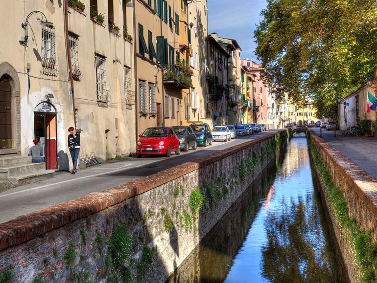 Via del Fosso, Lucca