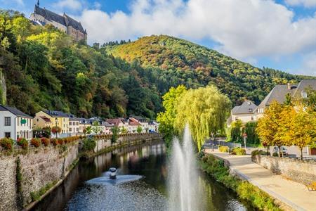 Vianden am Our-Fluss, Luxemburg