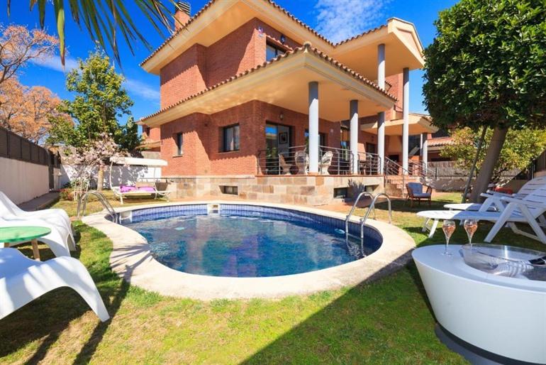 VILLA WINE EXPERIENCE Salou Center SPA & Wein buchen