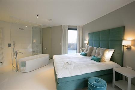 Vixx Hotel Suites Mechelen