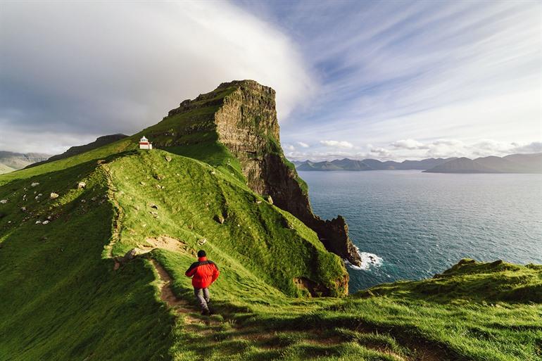 Leuchtturm Kallur auf der Insel Kalsoy