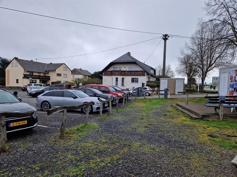 Wo kann man bei der Geierlay-Hängebrücke parken?