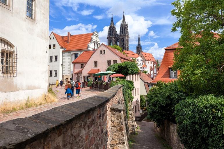 Spazieren Sie durch die farbenfrohe Altstadt von Meissen