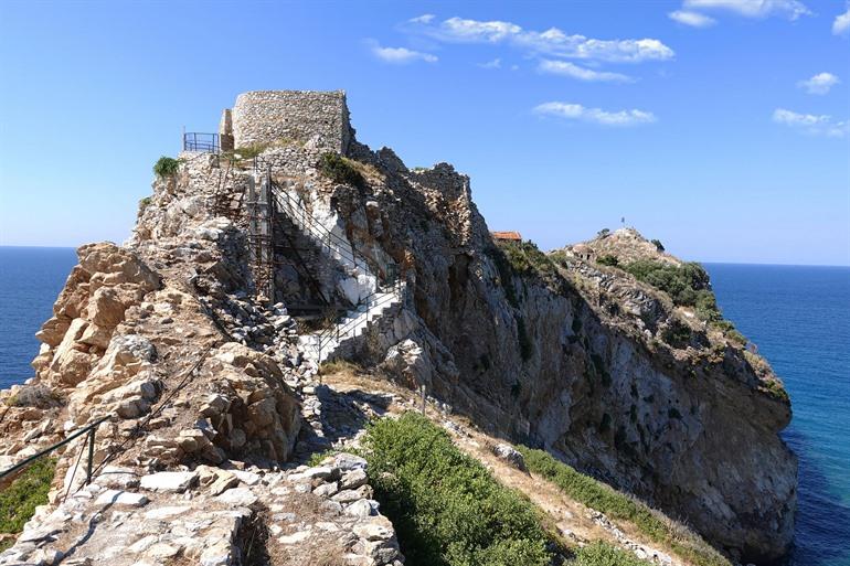 Spazieren Sie zum Schloss von Kastro auf Skiathos.