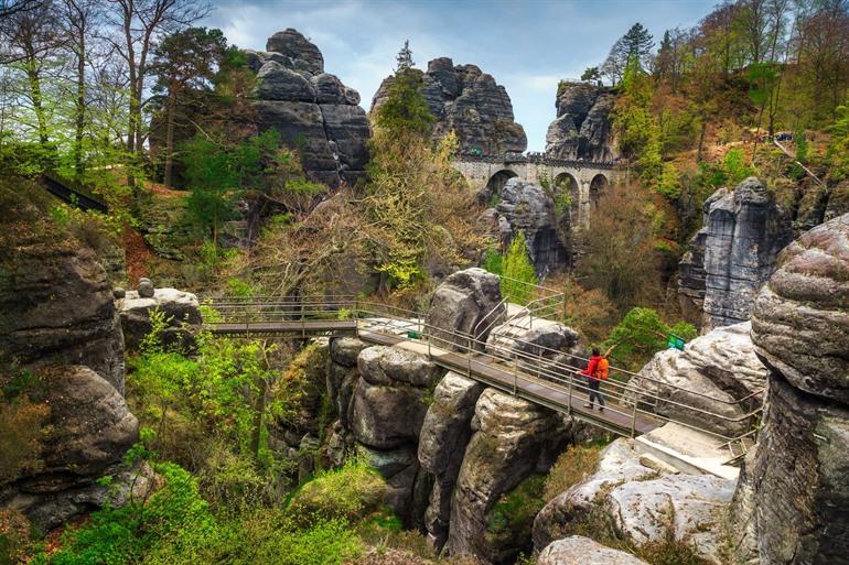 Wandern auf den ikonischen Bastei-Felsen