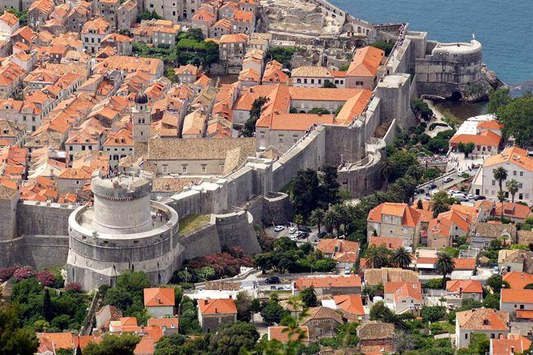 Spaziergang entlang der Stadtmauern von Dubrovnik