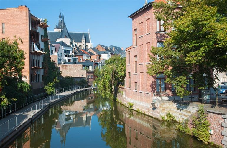 Wandern auf dem Dijlepfad in Mechelen