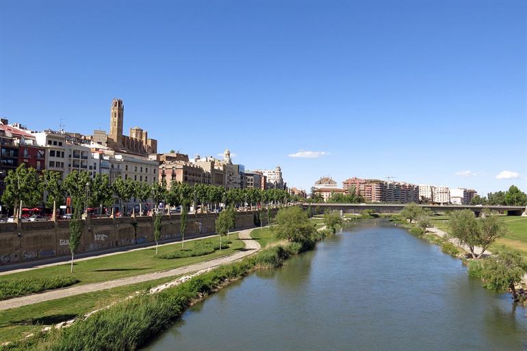 Spaziergang entlang des Segre-Flusses, Lleida