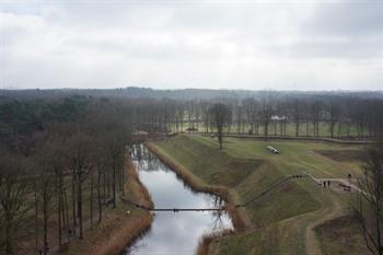 Spaziergang entlang des Fort de Roovere