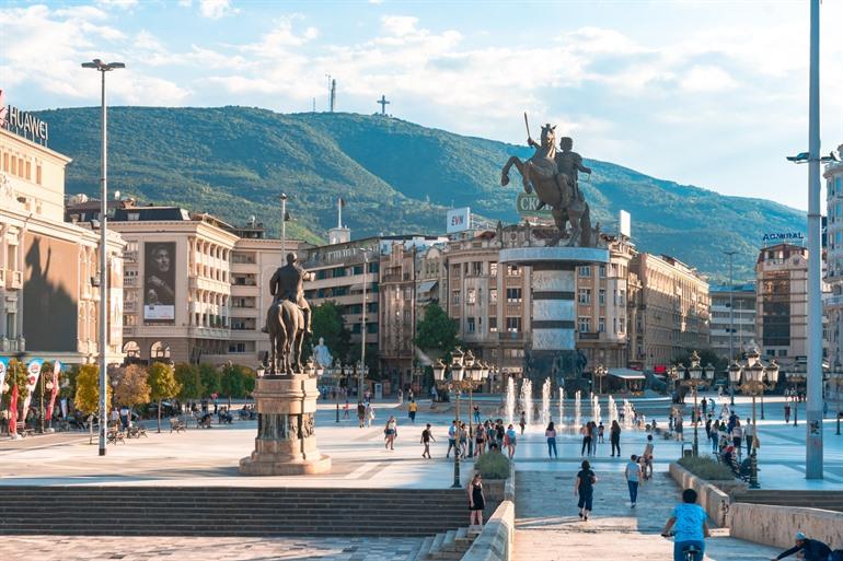 Krieger auf einem Pferd Statue auf dem Makedonien-Platz in Skopje