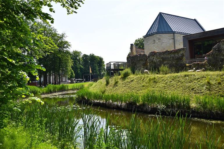 Wasserburg Pietersheim, Maasland