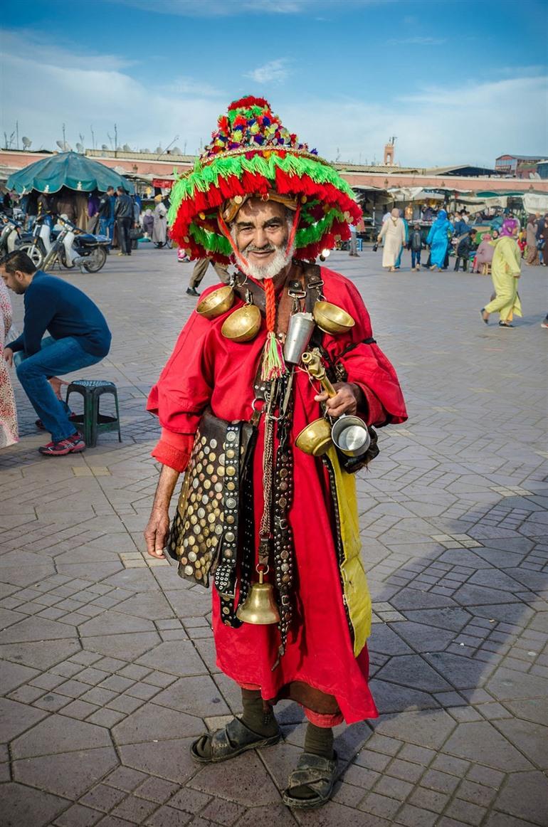 Wasserträger auf dem Djemaa el Fna Platz in Marrakesch