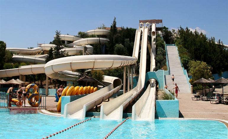 Wasserspaß im Faliraki Waterpark