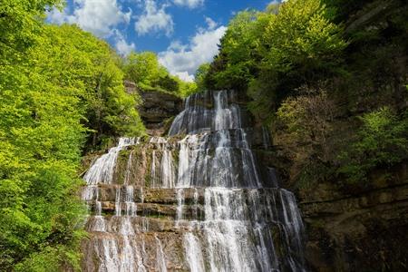 Die Hérisson-Wasserfälle im Jura besuchen
