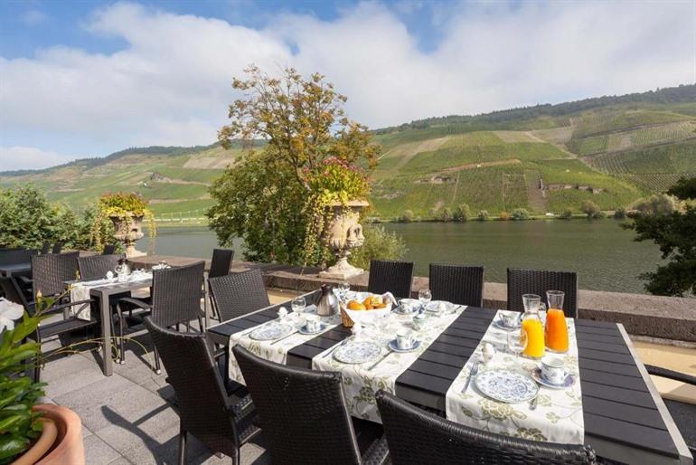 Wein- und Landhaus S A Prüm buchen