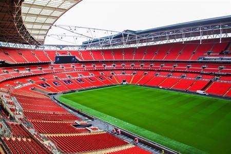 Wembley-Stadion von London aus besichtigen? So buchen Sie eine Führung und unsere Tipps