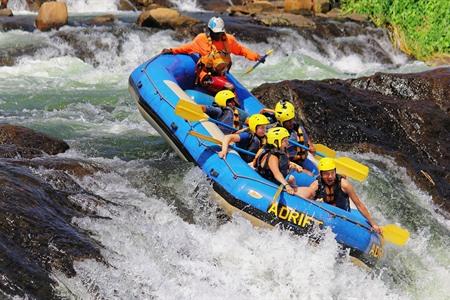Wildwasserrafting auf dem Nil in Jinja