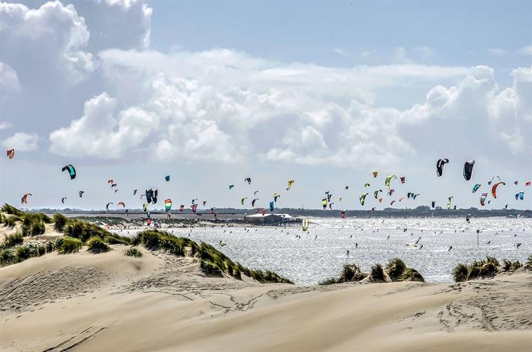 Windsurfen und Kitesurfen am Brouwersdam, Schouwen-Duiveland