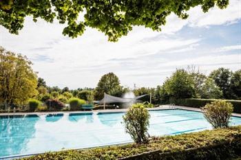 Wirtshof Hotel & Chalets buchen