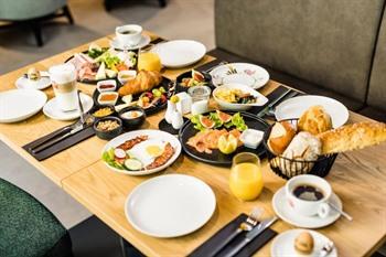 Wirtshof Hotel & Chalets buchen