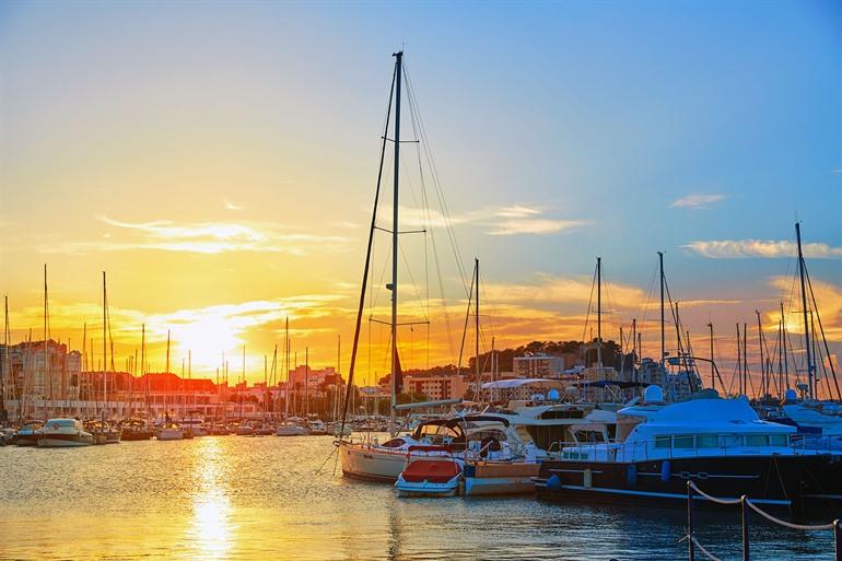 Sonnenuntergang am Hafen von Dénia