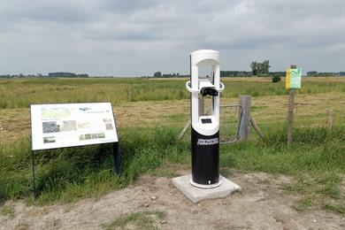 Verschwundene Zwinhäfen, Autobahn entlang VR-Brillenträgern