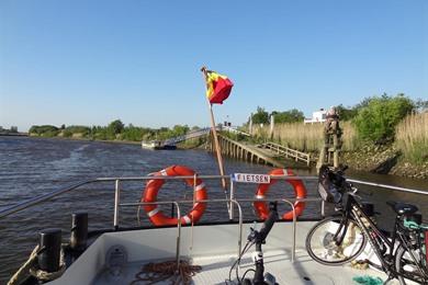 Berlare Donkmeer Fahrradroute am Wasser entlang