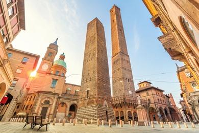 Stadtrundgang durch Bologna: Eine historische Stadt voller Kunst und Kultur