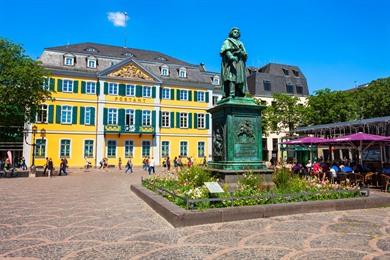 Bonn: Stadtführung mit Beethoven durch historische Gebäude und Parks