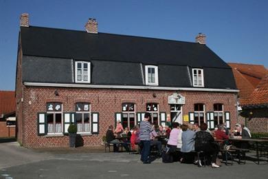 Route durch Nordfrankreich? Entlang charmanten Estaminets und besonderer Städtchen