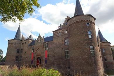 Helmond: Spaziergang voller beeindruckender Architektur